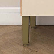 Plastic feet measuring 17cm and with adjustable height.